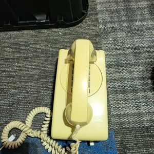 Vintage Cream Corded Telephone